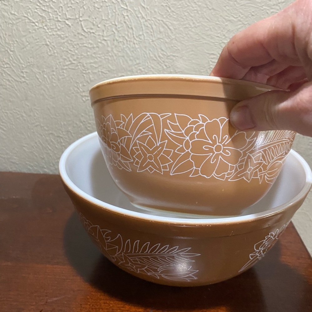 Vintage, Pyrex, 3 Piece Nesting Bowl Set from the 1970s Woodland collection - Picture 7 of 10